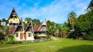 Typische Batak-Häuser der Toba